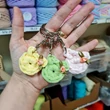 Kép 1/4 - Cuki macis kulcstartó - ingyenes videó
