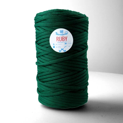 Bársonyzöld színű RUBY lapos poliészter fonal - Bármitartó.hu