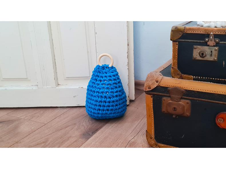 Horgolt ajtókitámasztó