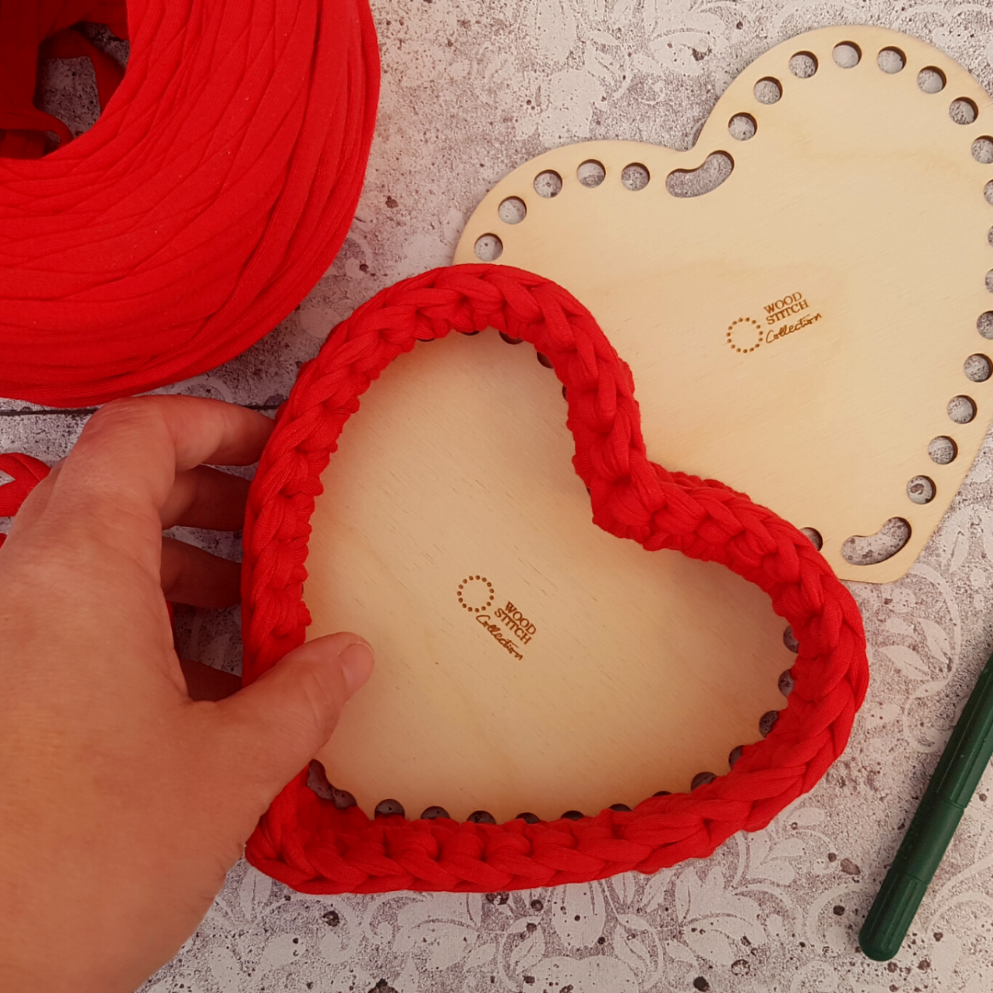 Szív 15 cm-es horgolható natúr faalap